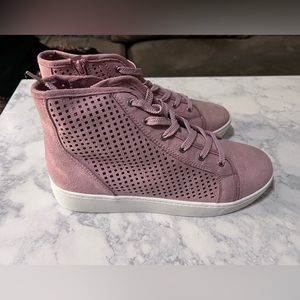 Comfort view pink lace up’s